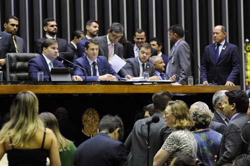 Reforma da Previdência traz oportunidade de articulação entre partidos de oposição PSol busca ganhar espaço no campo progressista, PDT quer 