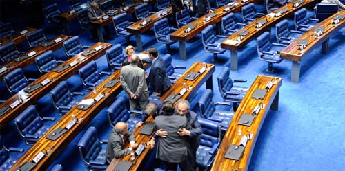 Congresso desiste de votar reformas em ano eleitoral