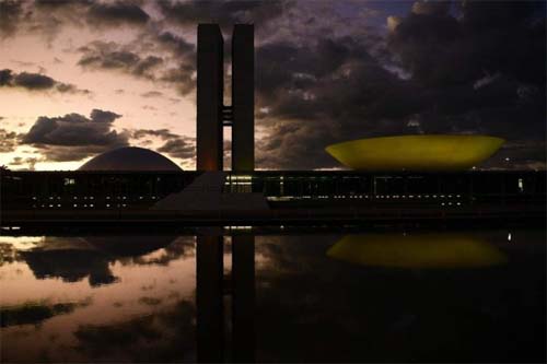 Congresso deve analisar vetos de Lula e o benefício da 'saidinha'