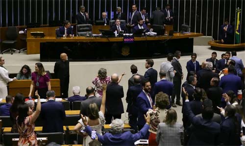 Motta propõe votação acelerada de projeto para conceder anistia a envolvidos em atos golpistas