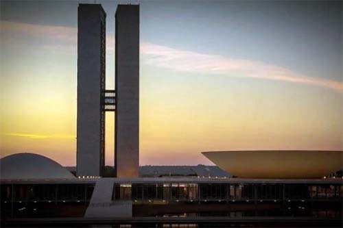 Congresso aprova reajuste de 9% para servidores do Executivo