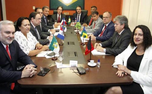 Governadores do Nordeste pregam diálogo nacional