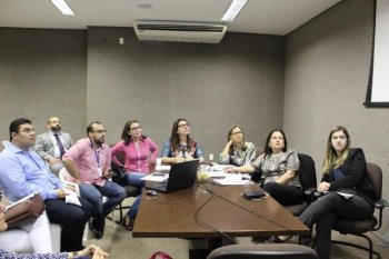 Cosems discute com bancada feminina da ALE ações voltadas ao combate ao câncer em AL