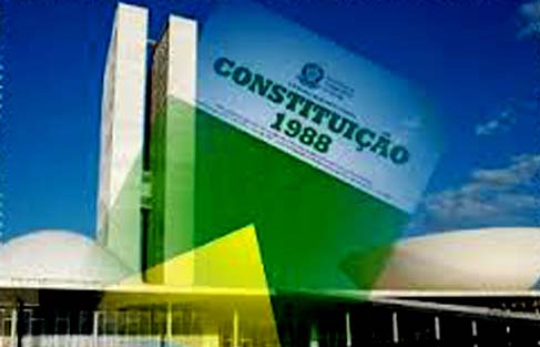 Carta faz 25 anos com 112 temas à espera de uma lei