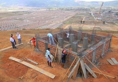 Prefeito de União dos Palmares Dr. Areski Freitas acompanha obras de construção da estátua na Serra da Lage 