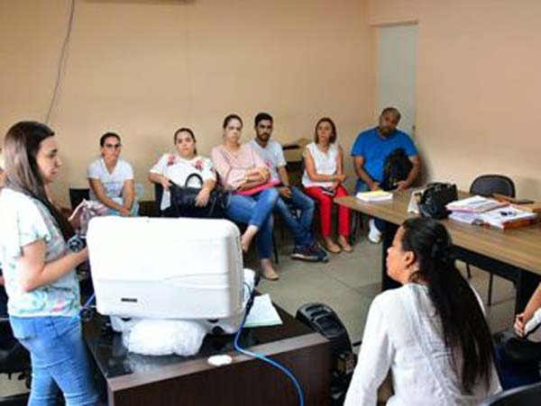 São Sebastião: Prefeitura entrega consultório odontológico móvel para pacientes acamados