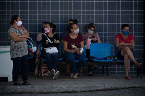 Brasil tem maior taxa de contágio por coronavírus do mundo, aponta estudo