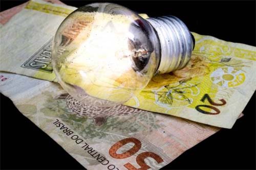 Conta de luz fica mais cara a partir de hoje com a bandeira vermelha patamar 2
