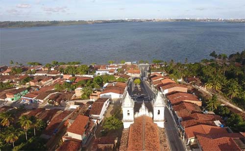 Mulher é agredida por traficantes em Coqueiro Seco e foge da cidade para não ser morta