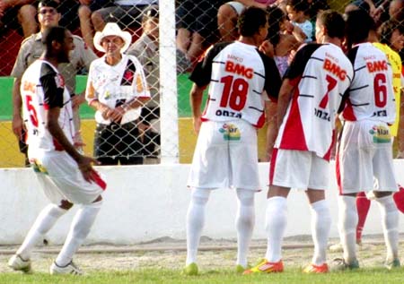 Dois jogos no interior abrem a 7ª rodada na tarde deste sábado