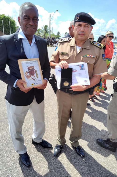 Coronel Coutinho é homenageado em formatura militar