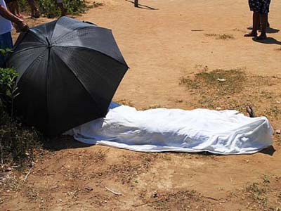 Técnico é executado durante partida de futebol
