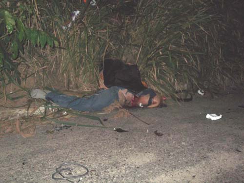 Major dos Bombeiros e mulher morrem durante colisão frontal entre moto e caminhão em Murici