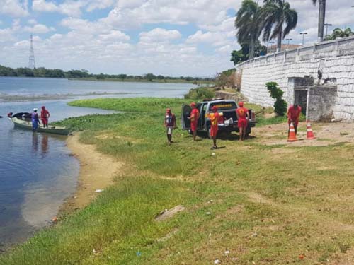 Corpo do sexo feminino é encontrado boiando às margens do Velho Chico em Penedo