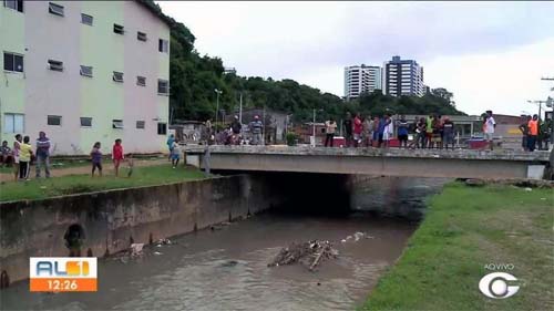 Corpo é encontrado em córrego no Vale do Reginaldo, em Maceió
