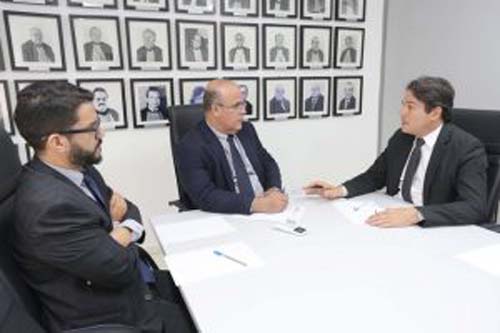 Fernando Tourinho e OAB discutem melhorias para o Fórum de Palmeira