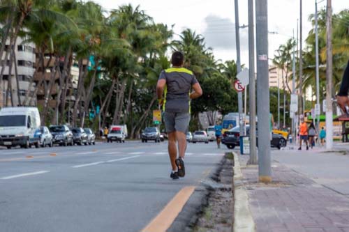 População entre 20 e 49 anos já soma quase metade dos casos de Covid-19 em Alagoas