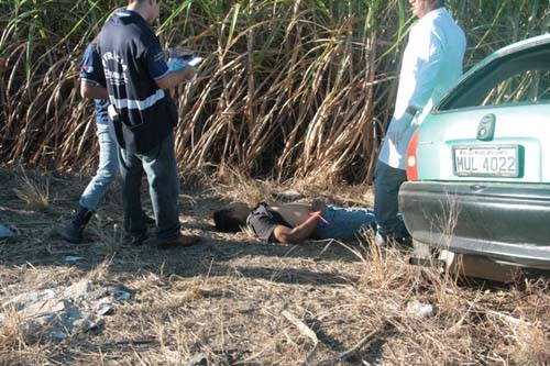 Acidente com ônibus escolar deixa um morto e 5 crianças feridas na AL-101 Sul