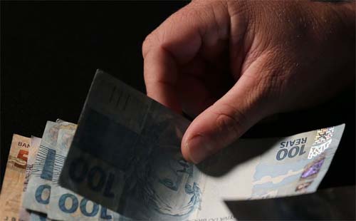 Saúde e educação concentram metade de novo bloqueio no Orçamento