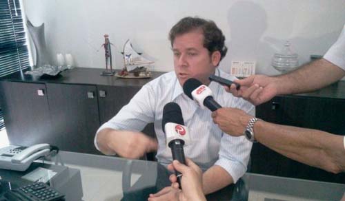 Prefeito alega que queda de royalties impediu São João em Coruripe