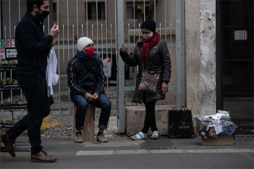 A aposta na “imunidade de rebanho” contra a covid-19 no Brasil expõe a risco milhões de vidas