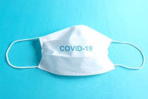 Infectologistas alertam para importância da máscara e do distanciamento social mesmo para quem já teve Covid