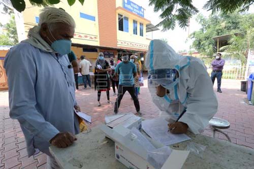 Mundo tem 4º dia seguido com mais de 340 mil casos do novo coronavírus