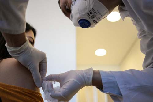 Ministério da Saúde negocia com Butantan ampliação para 100 milhões de doses da CoronaVac