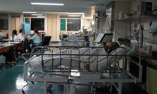 Brasil tem 874 mortes por Covid em 24h e média móvel continua a subir