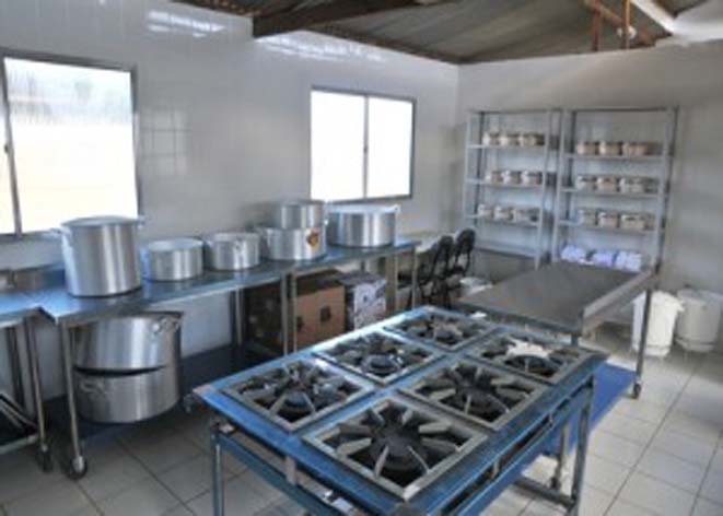 Cozinhas comunitárias vão gerar empregos para famílias desabrigadas
