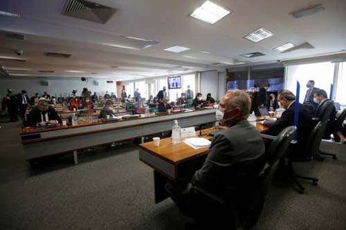 Dono da Precisa diz conhecer Ricardo Barros e fica em silêncio em CPI