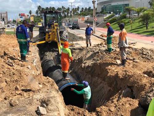 Após afundamento da pista, trânsito nas Avenidas Josepha de Mello e Gustavo Paiva, sentido Centro, é liberado