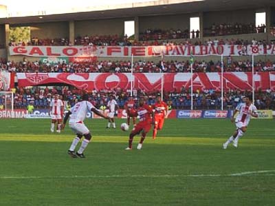 CRB vence América por 4 a 2 e sobe para 13ª posição