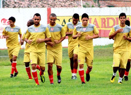 Comelli muda esquema do CRB para final