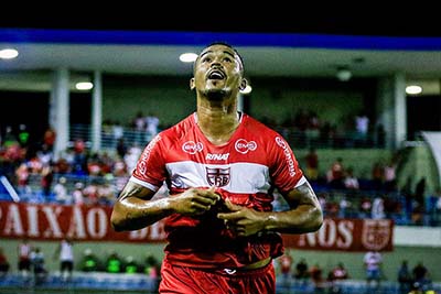 CRB sai atrás no placar, reage e empata em 2 a 2 com o Moto Club no Rei Pelé