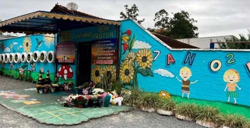 Professora que ajudou a socorrer alunos em creche atacada em Blumenau tem infarto e passa por cirurgia