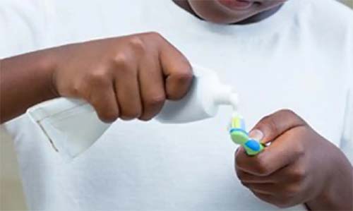 Anvisa suspende creme dental da Colgate após relatos de reações adversas