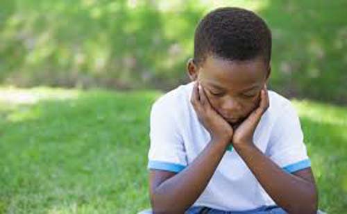 Justiça bloqueia R$ 102 mil do Estado para tratamento de criança autista