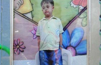 Criança que morreu carbonizada deve ser enterrada nesta terça