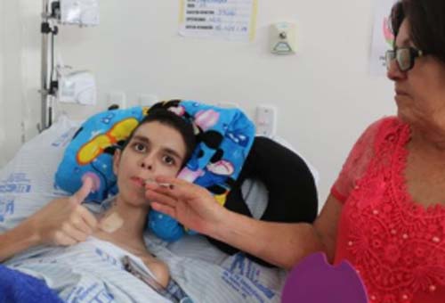 Família agradece ao HE do Agreste pela recuperação do filho internado há quatro meses