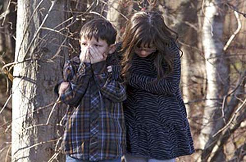 Atirador mata pelo menos 27 em escola em Connecticut, nos EUA 
