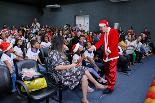 Esmal realiza Natal Solidário 2019 para 150 crianças da rede pública