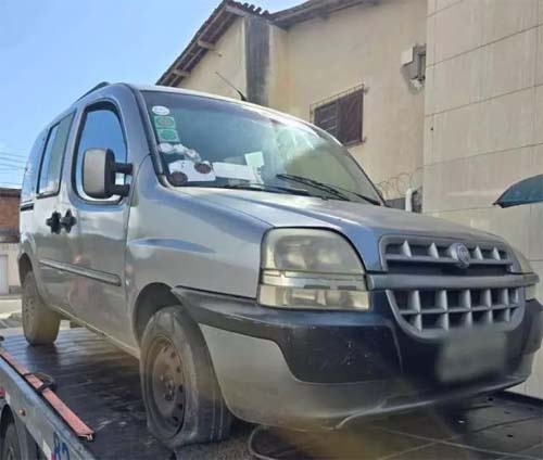 Duas Crianças São Encontradas Trancadas em Veículo Irregular Durante Operação em Maceió