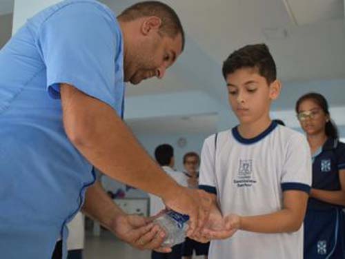 Pediatra alagoano alerta que crianças precisam de atenção para não transmitir coronavírus aos idosos