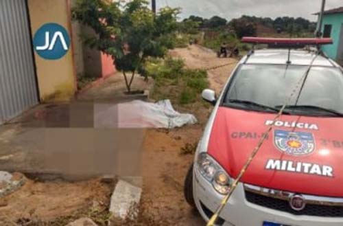 Após luta corporal, homem é assassinado a facadas em Arapiraca