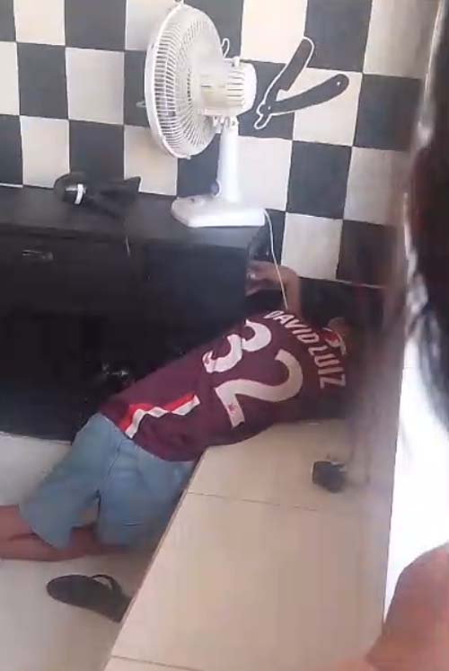 Homem é executado com tiro na cabeça dentro de barbearia em Rio Largo