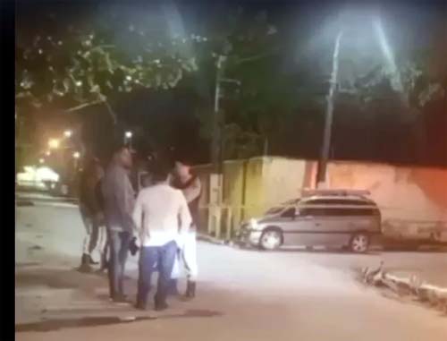 Homem é morto com tiros na face e nuca dentro do carro em Maceió