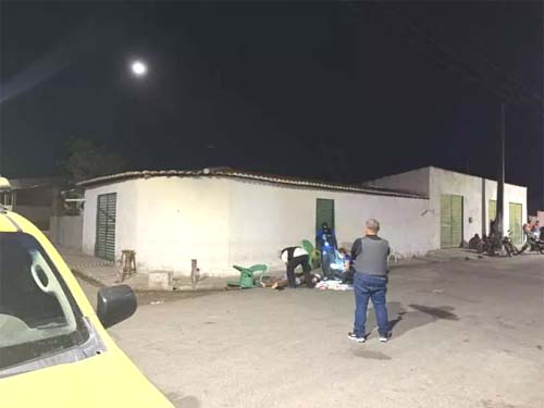 Jovem de 20 anos é morto a tiros após ser surpreendido por dupla em motocicleta