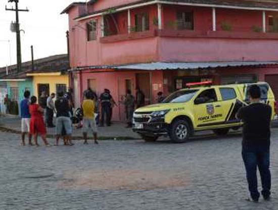 Homem é assassinado a tiros na parte alta de Maceió