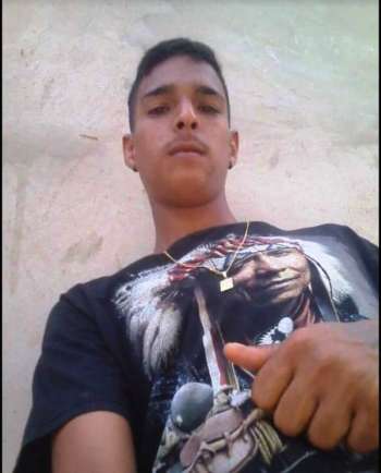 Jovem é assassinado a tiros na porta de casa em Murici